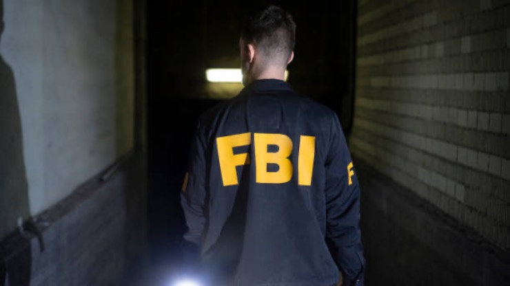 Agenti FBI indagini hacker online