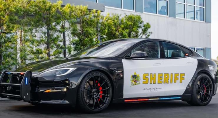 Polizia record Tesla Plaid 